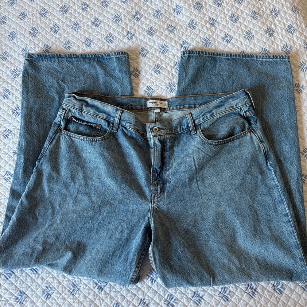 Abercrombie - Curve Love Low Rise Ultra Loose Lightweight Drapey Rigid Jean - Picture 11 of 13